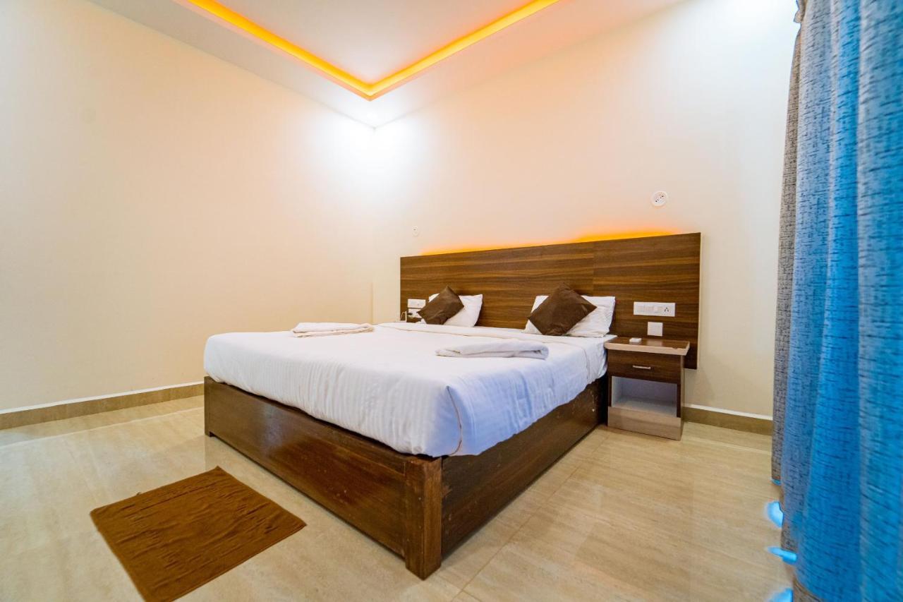Darsy Residency Hotel Агонда Екстериор снимка