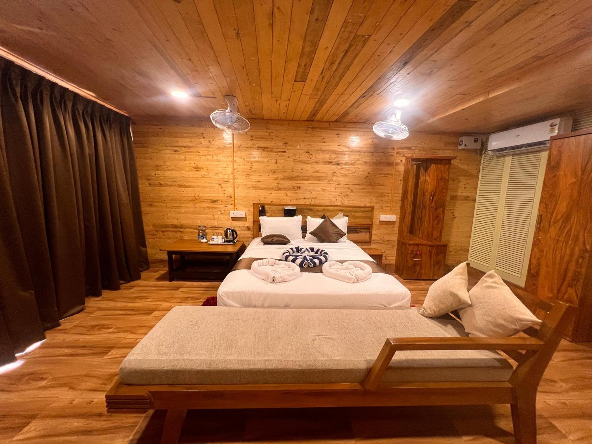 Darsy Residency Hotel Агонда Екстериор снимка