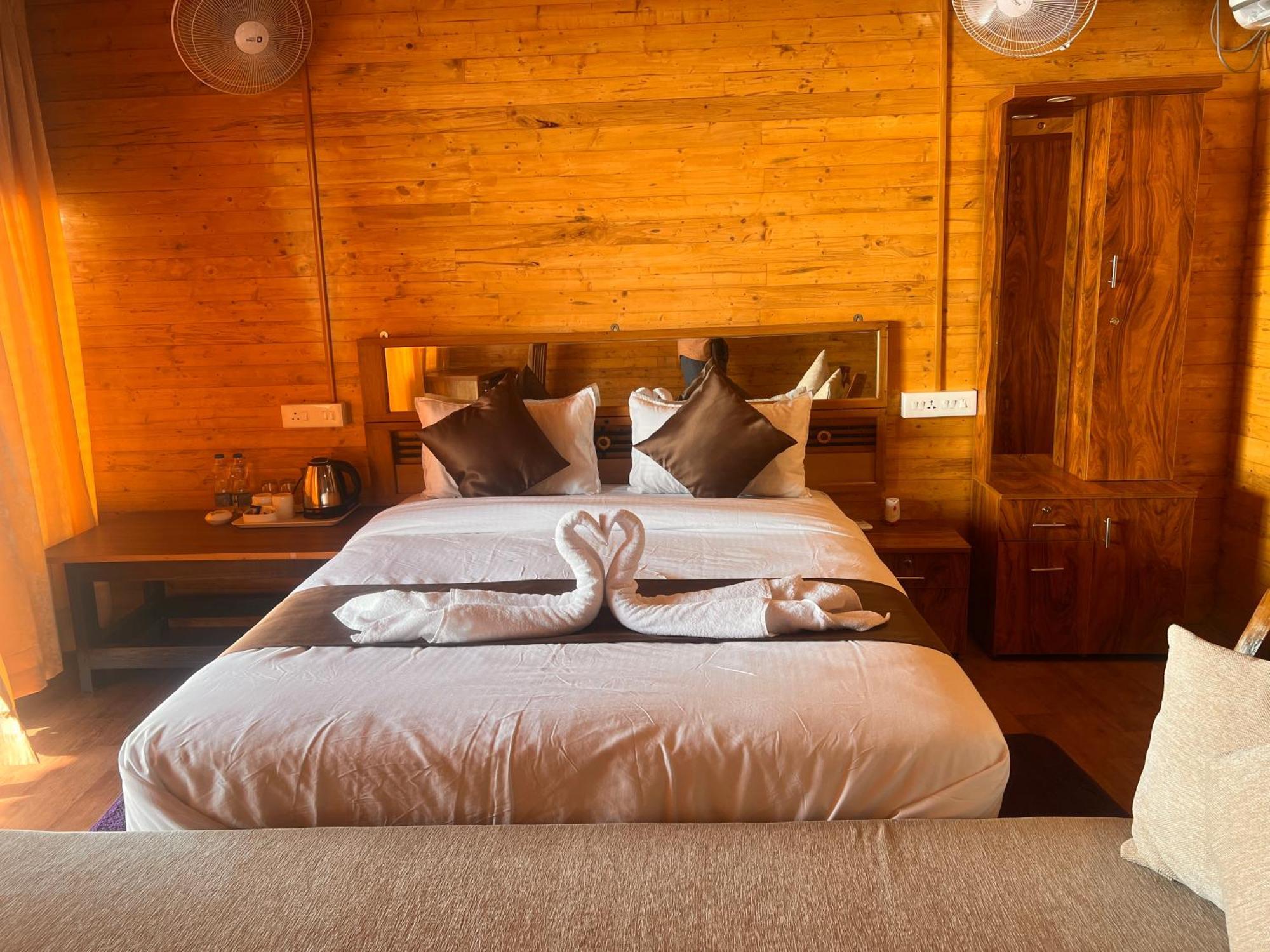 Darsy Residency Hotel Агонда Екстериор снимка