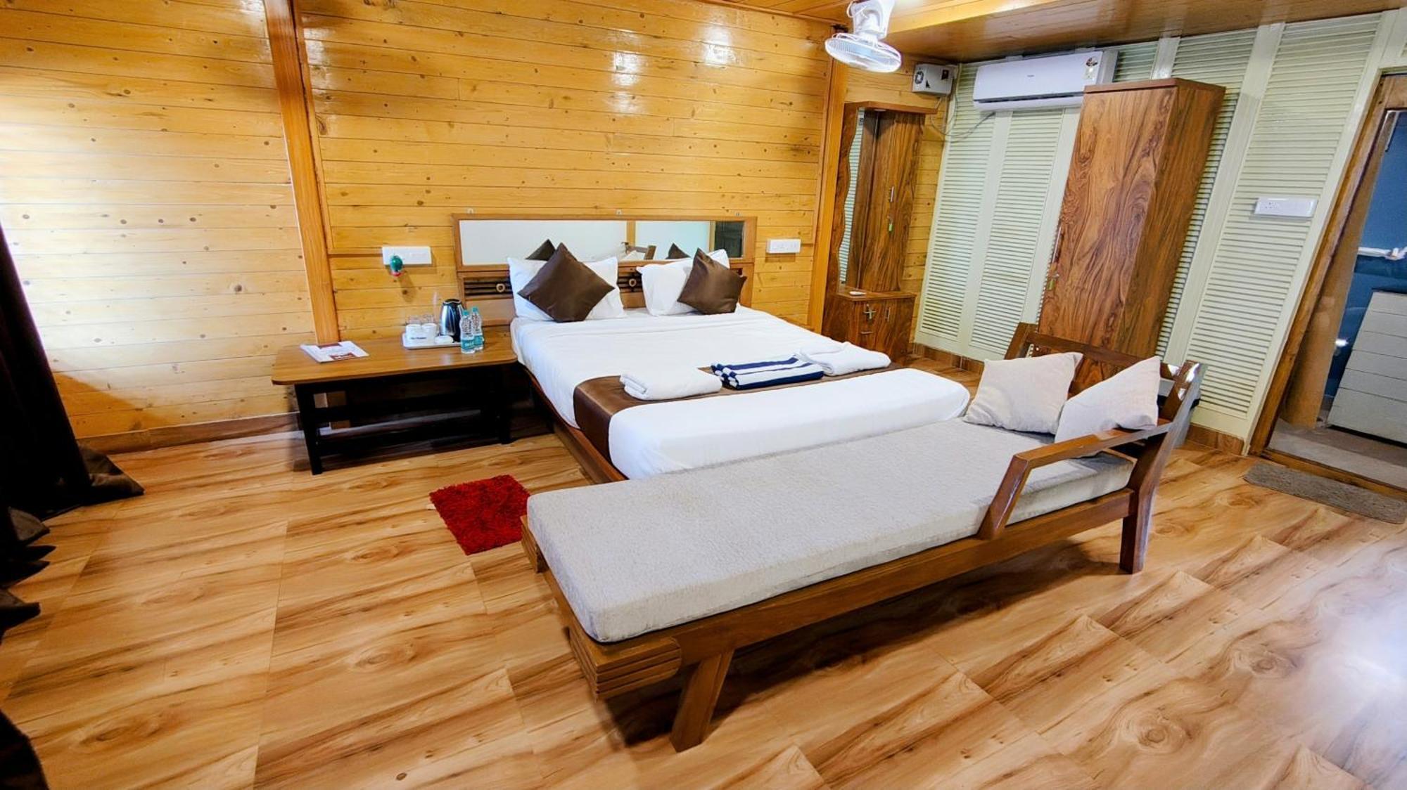 Darsy Residency Hotel Агонда Екстериор снимка