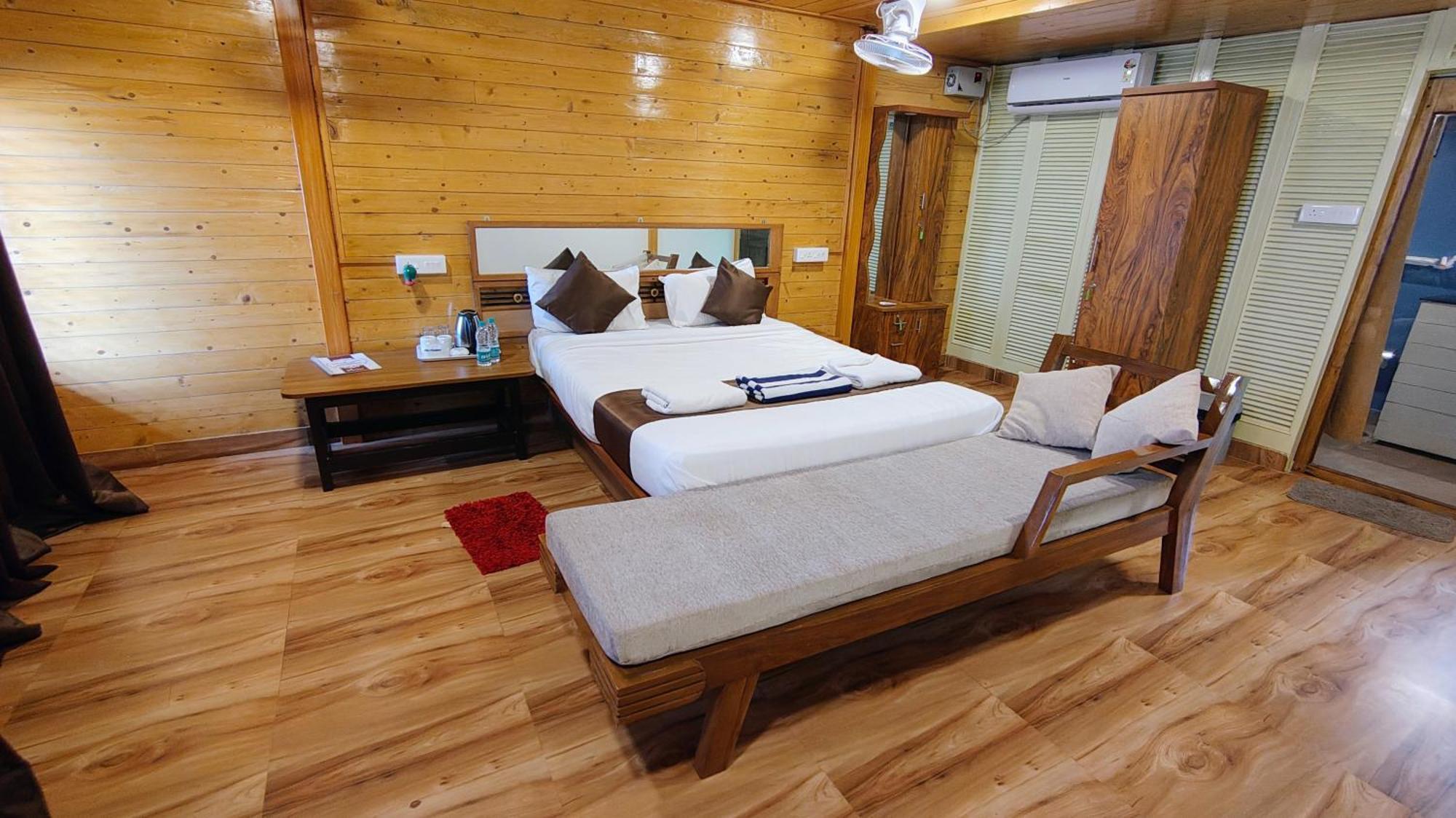 Darsy Residency Hotel Агонда Екстериор снимка